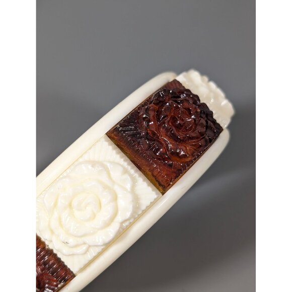 Vintage Sarah Coventry Rose Lucite Bangle Bracelet Faux Amber Cream 8.5" - Picture 5 of 13